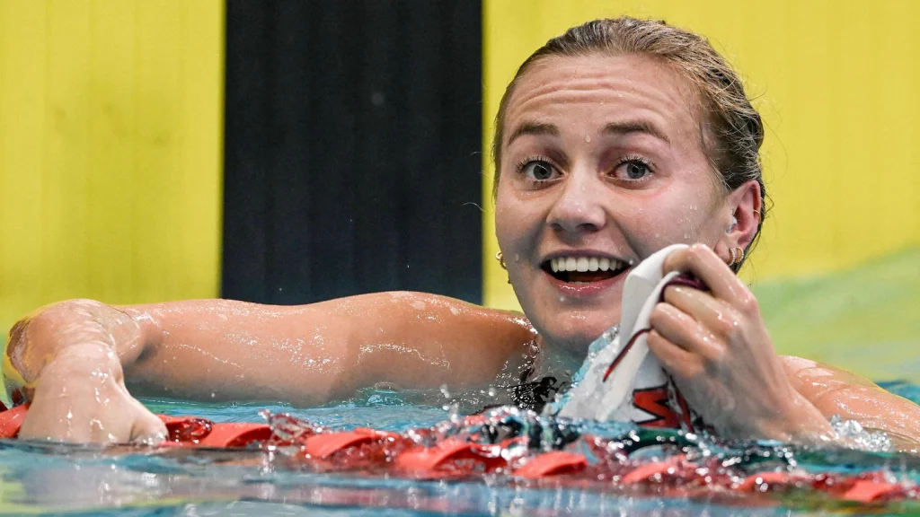 Ariarne Titmus bricht Katie Ledeckys Weltrekord für 400 im Freistil