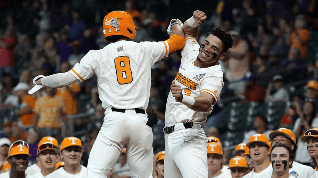 Druckbarer Bogen für das NCAA-Baseballturnier 2022, Zeitplan und regionale Spiele: Tennessee fällt auf Platz eins in der Gesamtrangliste zurück