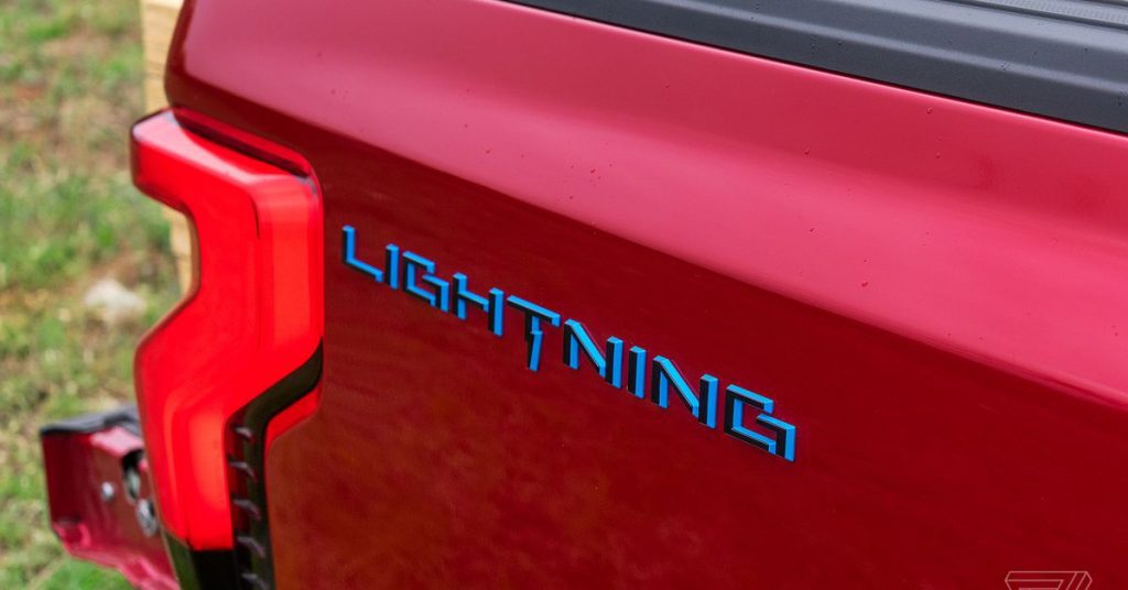 Ford stellt den ersten F-150 Lightning vor, während der Krieg mit Elektro-Lkw auf Hochtouren geht