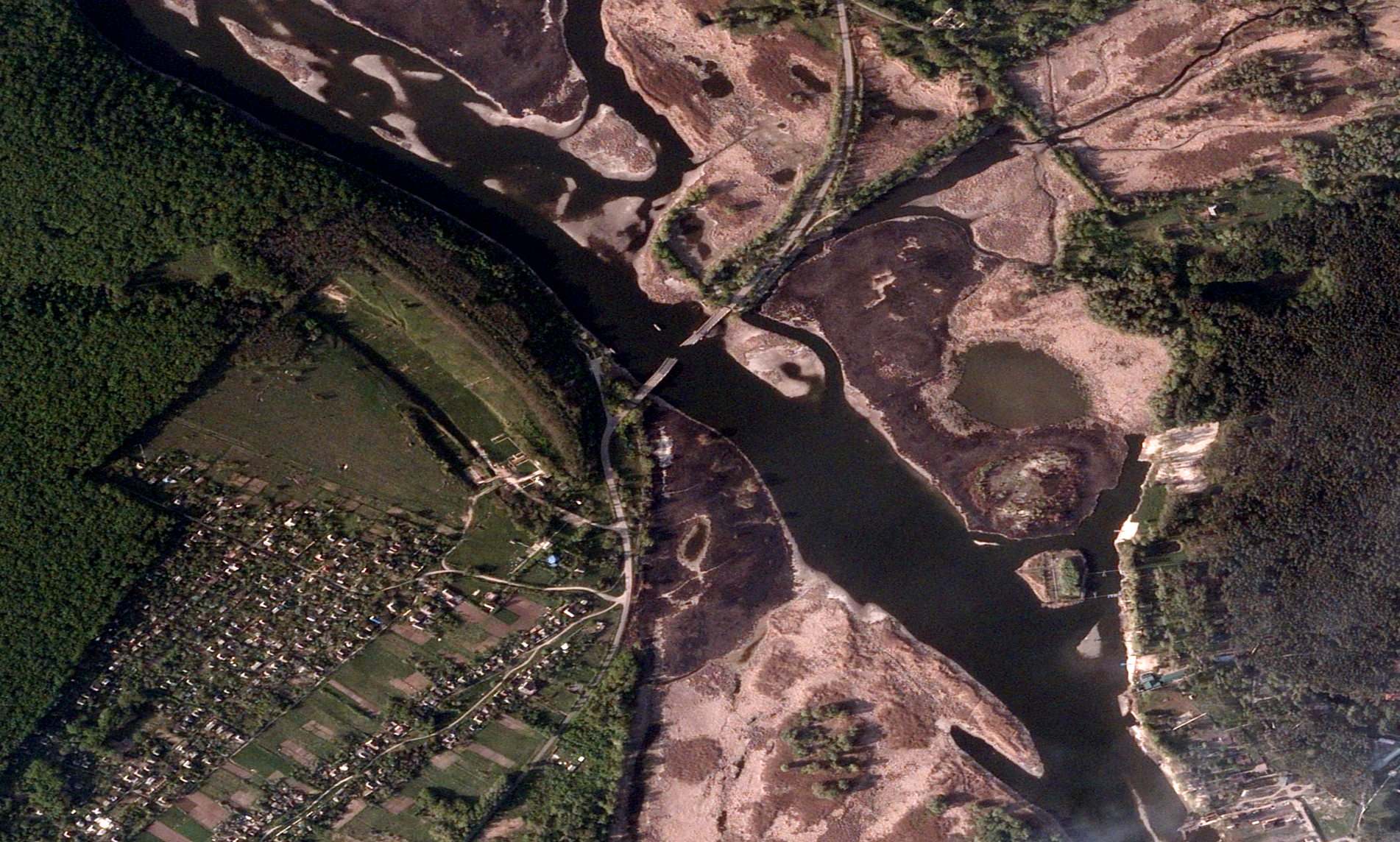 Eine Brücke über den Fluss Siverskyi Donez, nordöstlich von Rubischne, Ukraine, am 12. Mai. 