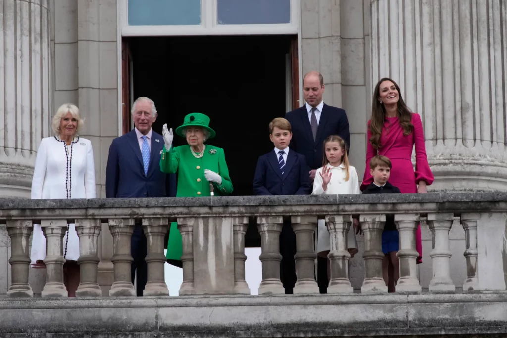 Königin Elizabeth erscheint erneut bei der Jubiläumsfeier