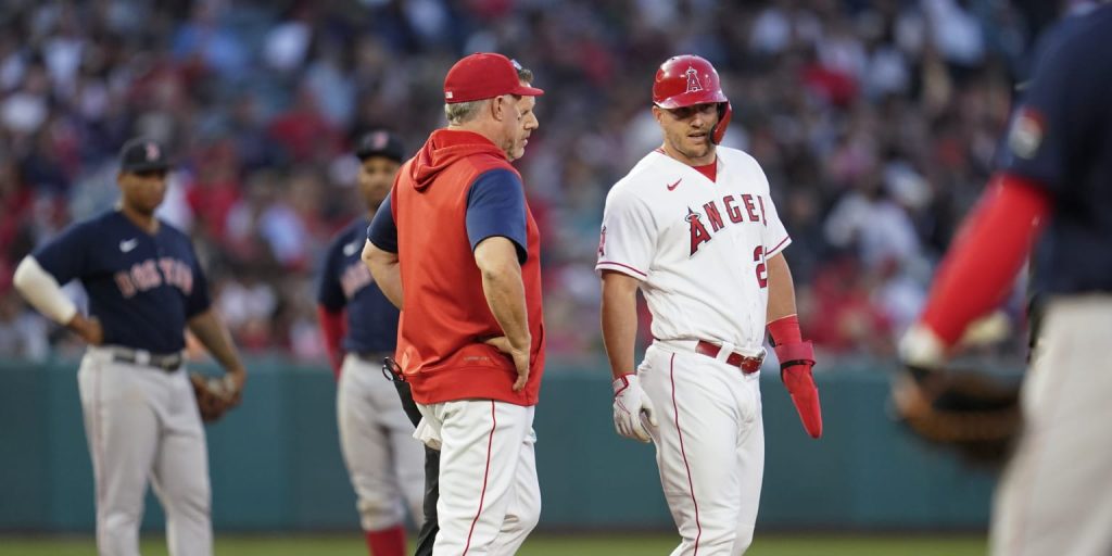 Mike Trout muss wegen einer Verletzung gegen Red Sox gehen