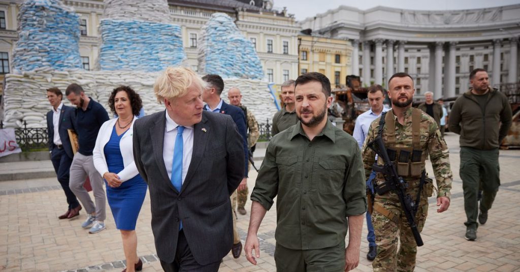 Selenskyj schwört, dass die Ukraine gewinnen wird, Boris Johnson verspricht dauerhafte Unterstützung