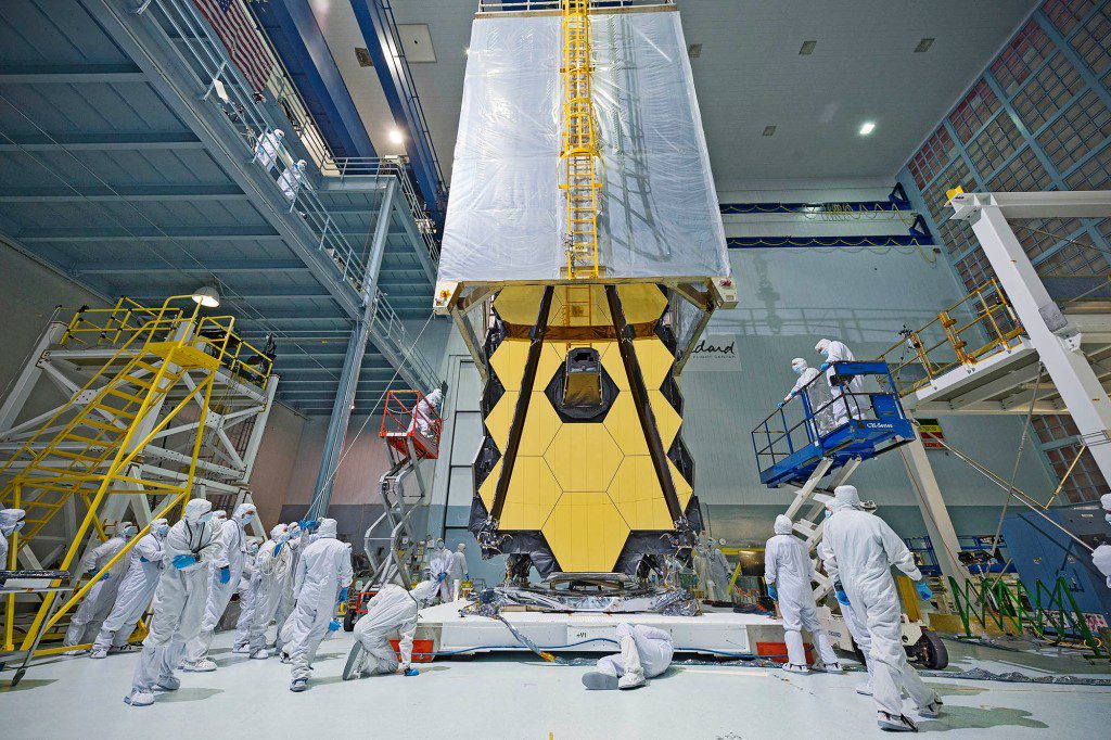 Was wie ein Science-Fiction-Teleporter aussieht, der auf dem James-Webb-Weltraumteleskop der NASA positioniert ist, ist es tatsächlich "Zelt reinigen." Das