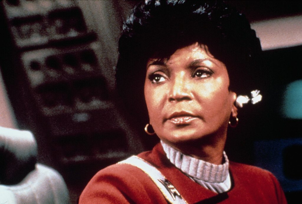 STAR TREK II: THE WRATH OF KHAN, Nichelle Nichols, trägt ihren Kommunikationskopfhörer, 1982. (c) Paramount.  Mit freundlicher Genehmigung: The Everett Group.