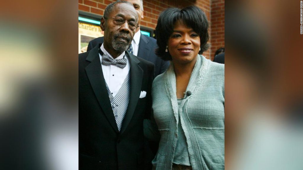 Vernon Winfrey, Oprahs Vater und ehemaliges Ratsmitglied, ist gestorben