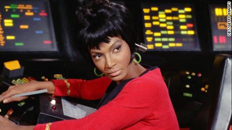 Nichelle Nichols, Pionierin & #39;  Star Trek & # 39;  Die Schauspielerin ist 89 Jahre alt