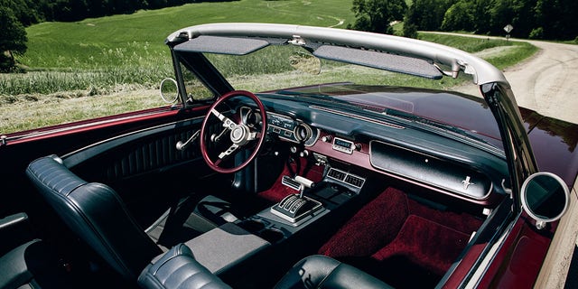 Das Interieur des Mustang ist eine moderne Interpretation des Originals.