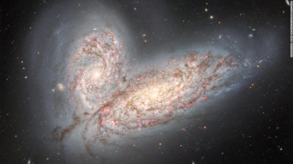 Ein neues Bild kollidierender Galaxien zeigt das Schicksal der Milchstraße