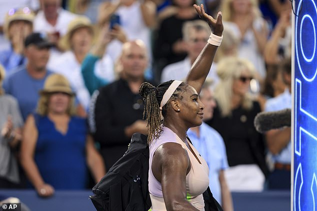 Es war ein schneller Abschied von Serena Williams in Cincinnati, nachdem Emma Raducano sie geschlagen hatte