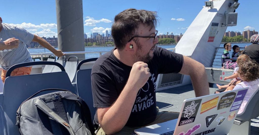 Wir haben die besten Ohrhörer zum Telefonieren auf einem Boot getestet