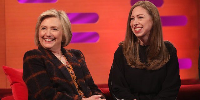 Hillary Rodham Clinton und ihre Tochter Chelsea "Fett gedruckt," erstmals im September.