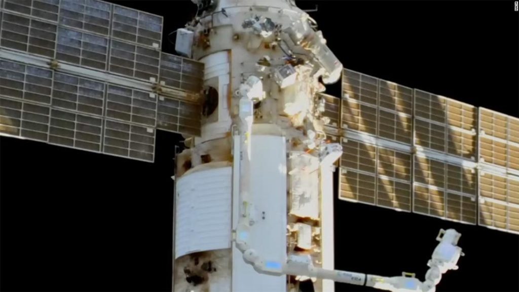 Der Weltraumspaziergang wurde wegen eines Problems mit dem Anzug des russischen Kosmonauten unterbrochen