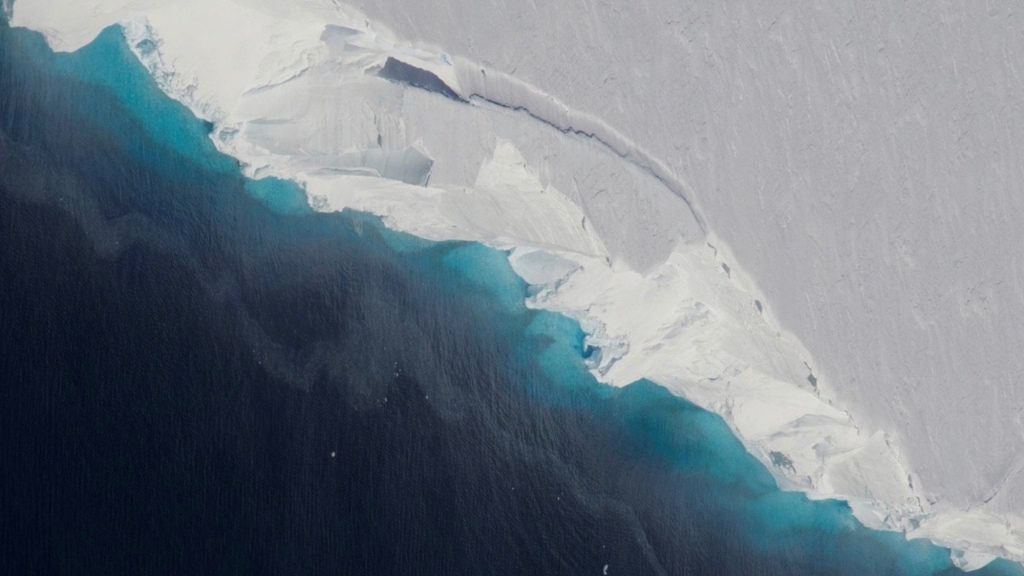 Der Thwaites-Gletscher ist ungefähr so ​​groß wie Florida und könnte den Meeresspiegel um etwa 16 Fuß erhöhen, wenn er in den Ozean fällt.
