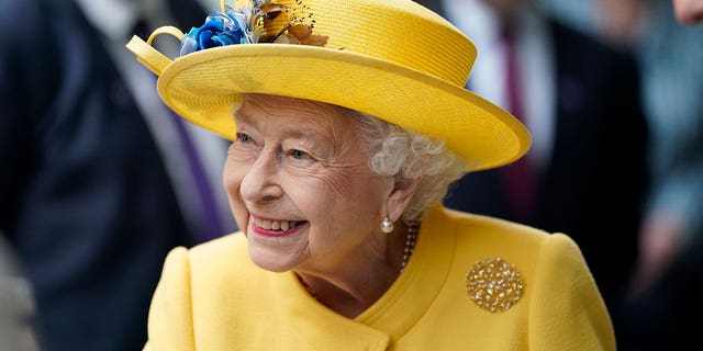 Königin Elizabeth II. trifft ein, um den Abschluss des Crossrail-Projekts in London am 17. Mai 2022 in London an der Paddington Station zu feiern.  Sie starb "sicher" Sie wird am Donnerstag in ihrem schottischen Ferienort Balmoral Castle 96 Jahre alt. 
