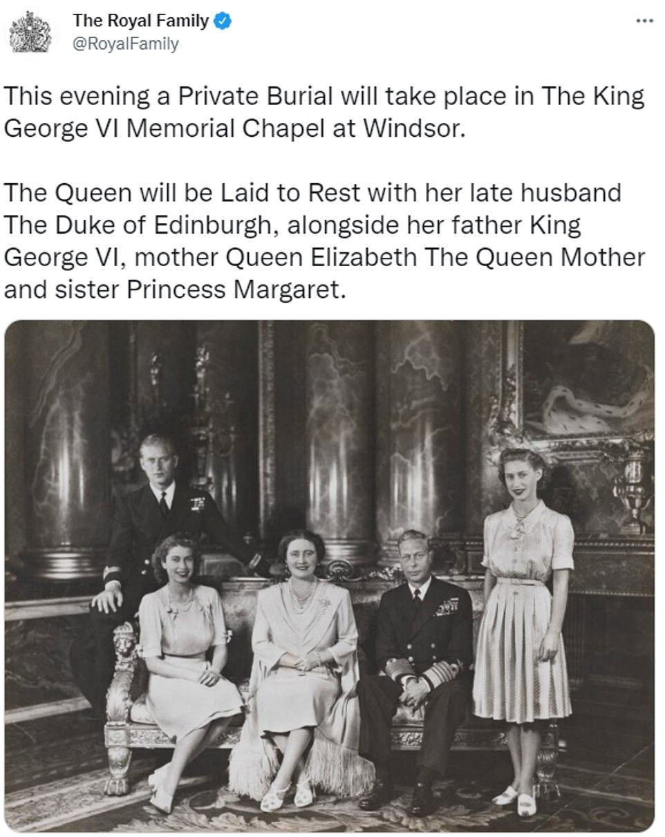 Letzte Nacht wurde ein besonderer Gottesdienst, der um 19.30 Uhr beginnen sollte, abgehalten, als König Charles seine Mutter, die Königin, beerdigte.  Dieses selten gesehene Foto von 1947 wurde gestern Abend gepostet