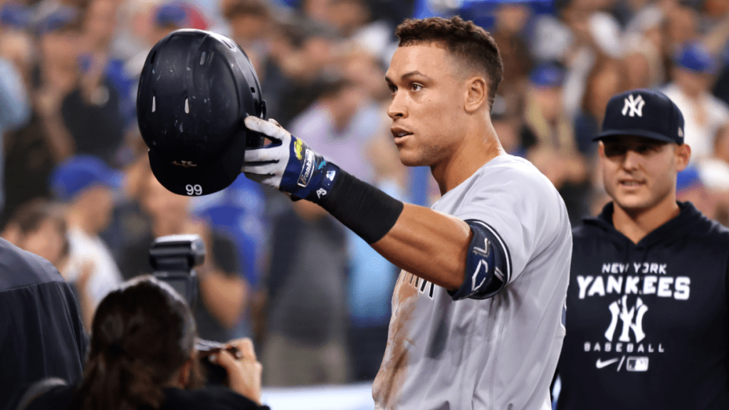 Aaron Judge erzielt in dieser Saison zu Hause den 61. Platz und entspricht damit dem Rekord von Roger Maris AL für die meisten HR in einer Saison