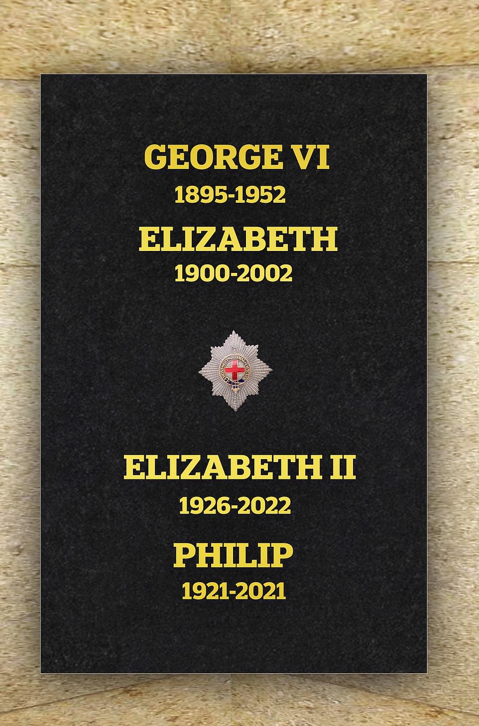 Eine Steinplatte mit den Namen von Königin Elizabeth II., ihrem verstorbenen Ehemann Prinz Philip und ihren Eltern König George VI. und Königin Elizabeth wurde in der St. George's Chapel in Windsor installiert