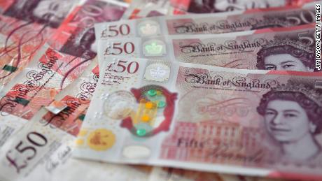 In Großbritannien gibt es mehr als 4,7 Millionen Banknoten mit dem Gesicht der Queen.  Sie werden alle ersetzt  