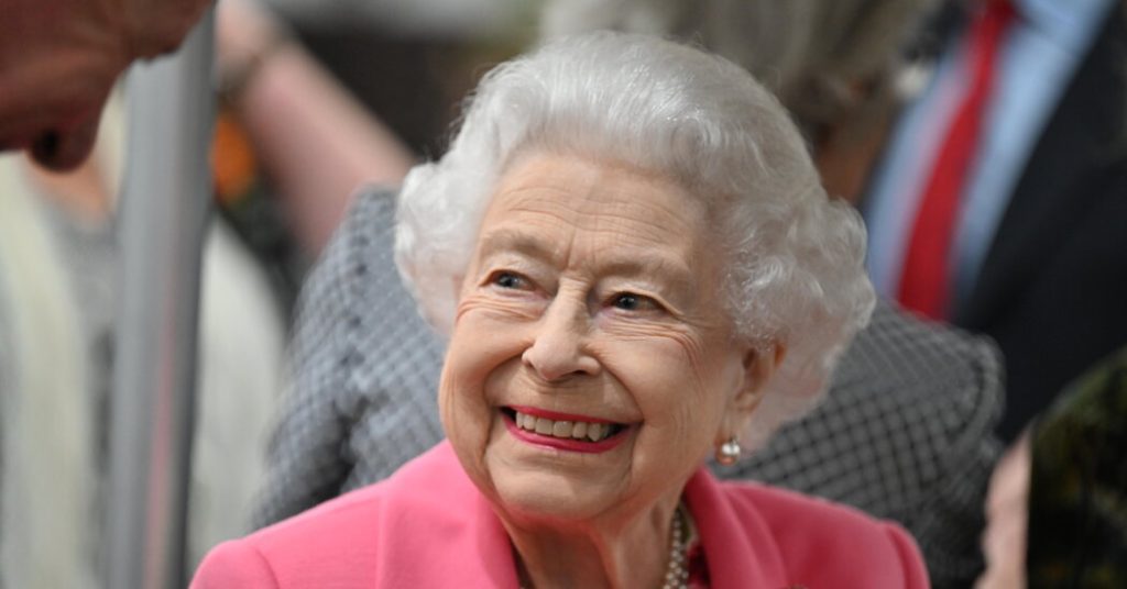 Queen Elizabeth stirbt: König Charles kommt in London an