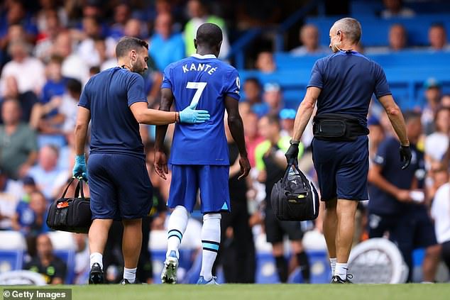 Chelsea bestätigte in einer Erklärung, dass der französische Spieler vier Monate nach der Operation ausfallen wird