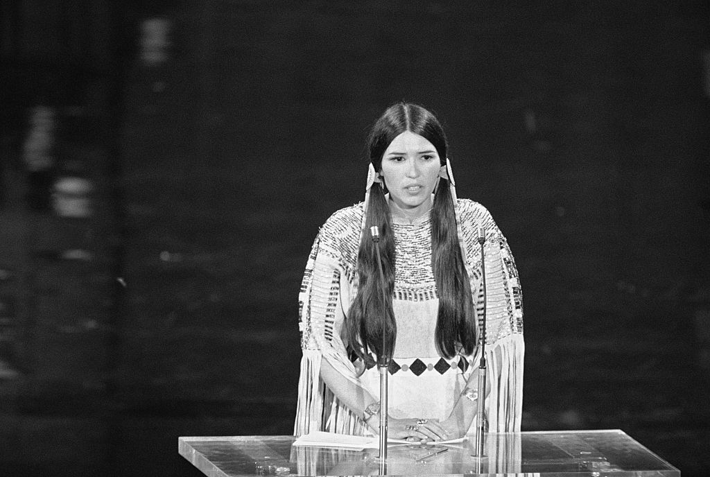 Sacheen Littlefeather hat über die Herkunft der amerikanischen Ureinwohner gelogen, sagen die Schwestern - Rolling Stone
