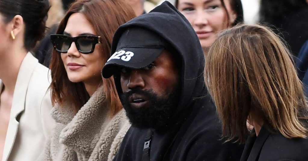Das Unternehmen sagt, Kanye West sei eine Eskorte aus dem Skechers-Büro
