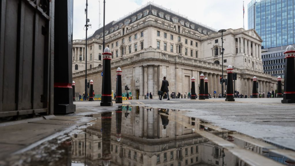 Die Bank of England verstärkt den Notfallstimulus, um die Marktturbulenzen zu lindern