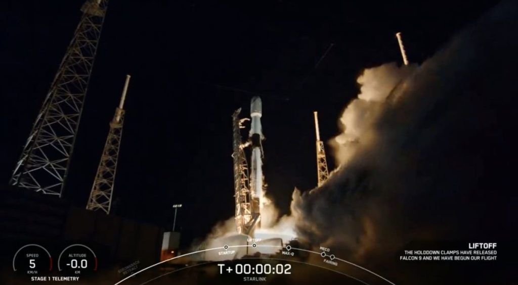 Sehen Sie, wie SpaceX am 4. Oktober 52 weitere Starlink-Satelliten startet