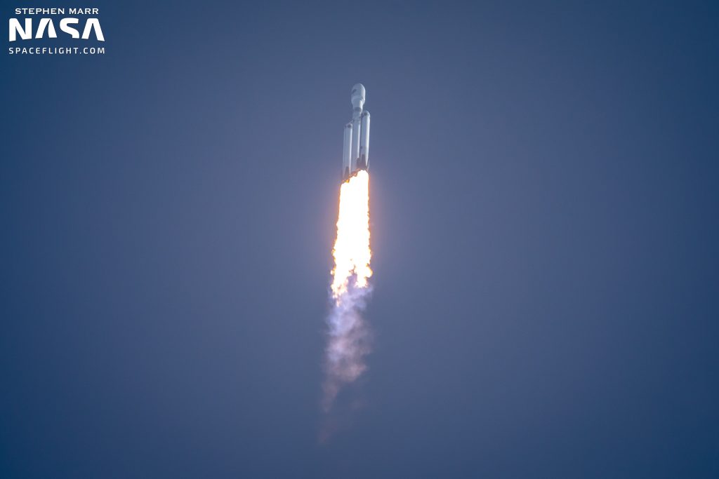 Falcon Heavy von SpaceX übernimmt das Kommando über die USSF-44 bei ihrem ersten Flug seit drei Jahren