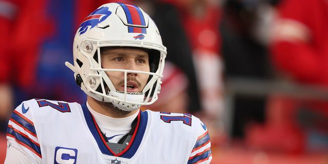 Laut ESPN wird Josh Allen von Buffalo Bills auf eine scheinbare UCL-Verletzung mit damit verbundenen Nervenschäden untersucht.