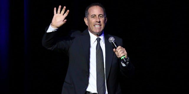 sagte Seinfeld damals "Die Komödie ist gut gemacht." er dachte, dass "Ein Thema, das zum Gespräch einlädt."