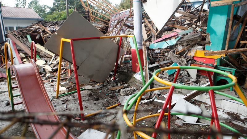 Erdbeben in Indonesien: Die Suche läuft, da ein Beben der Stärke 5,6 Dutzende in West-Java tötet