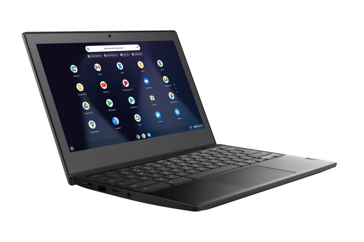 Seitenansicht eines Lenovo Chromebook 3-Laptops auf weißem Hintergrund.