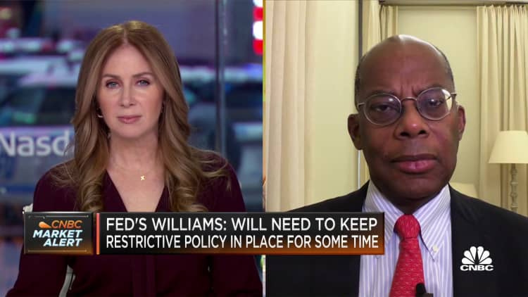 Roger Ferguson sagt, die anhaltende Unsicherheit in China sei ein zweischneidiges Schwert für die Fed