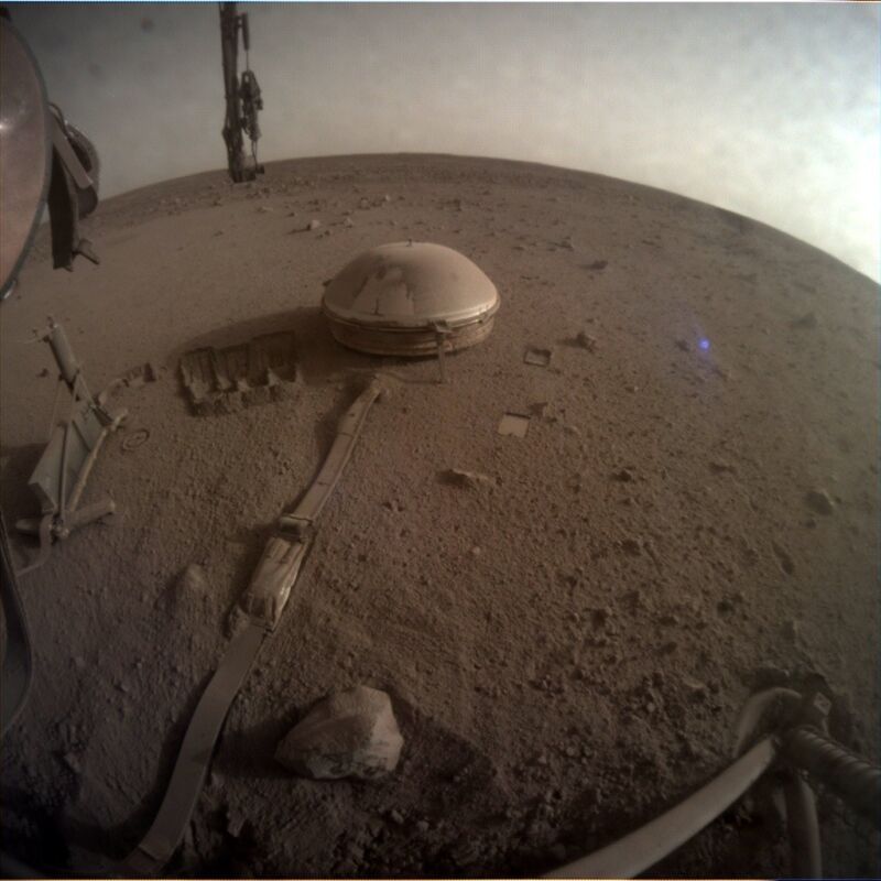 Dies ist wahrscheinlich das letzte Bild, das InSight auf dem Mars aufgenommen und zur Erde zurückgesendet hat.